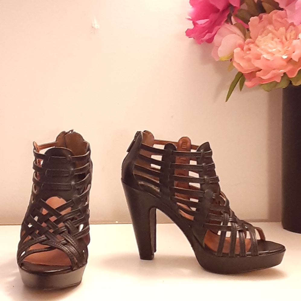 Lucky Brand Caged Platform heels